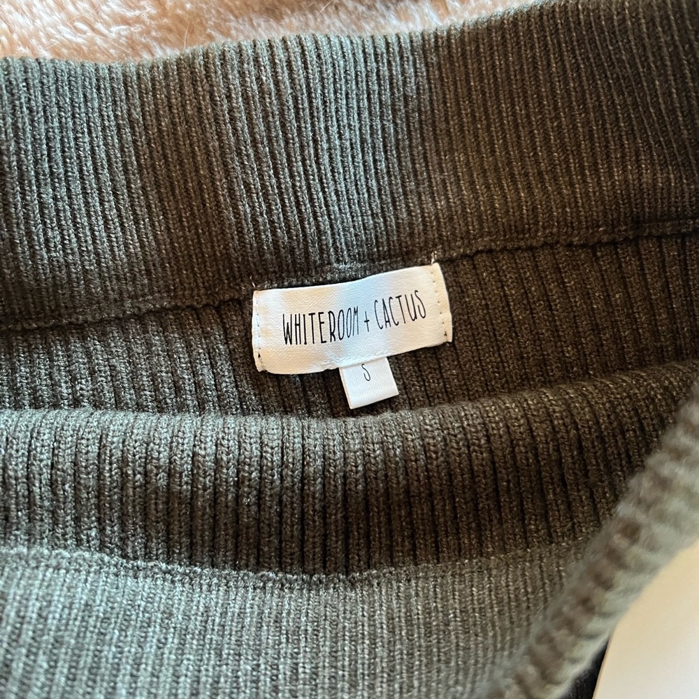 NWT Ribbed Skirt - Picture 4 of 4